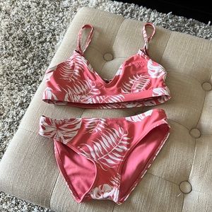 Girls Roxy bikini. Girls size 10. Fits like a girls size 9